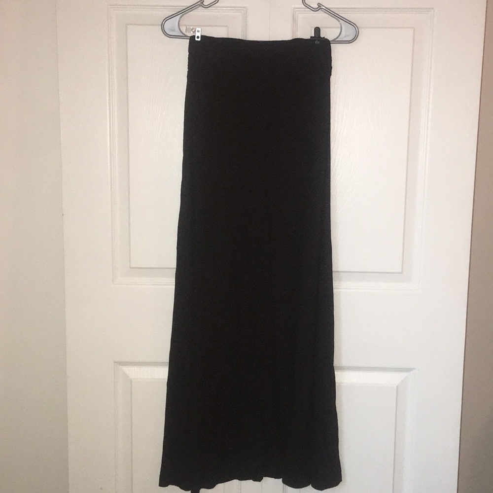 Small: Nordstrom’s Black Foot-length Maxi Skirt